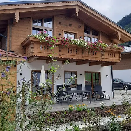 Hochalmbahnen Chalets 7W1, Fichte, Nahe Gondel, Hunde Willkommen Lägenhet Rauris
